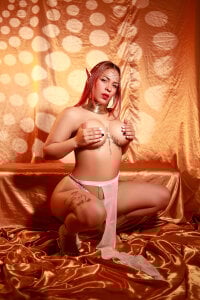 VALENTINA3x Erotic Egyptian Pic 2