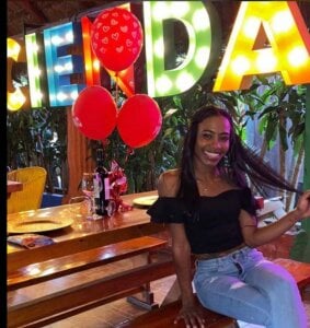 GaleHodge A landscape as beautiful as me 😍☀️ Pic 4