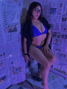 kim_sweet_69 dare to play with me🔥😏 Foto 3