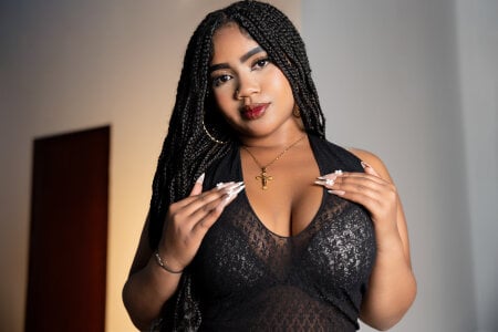 MirandaTurbay Public Pic 5