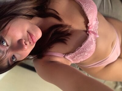 Miaa_Pink Public Pic