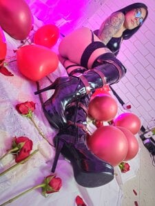 LolaXXXperience Just love me, fuck me and pray for me зображення