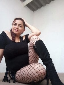 Yara_Stone Public Pic