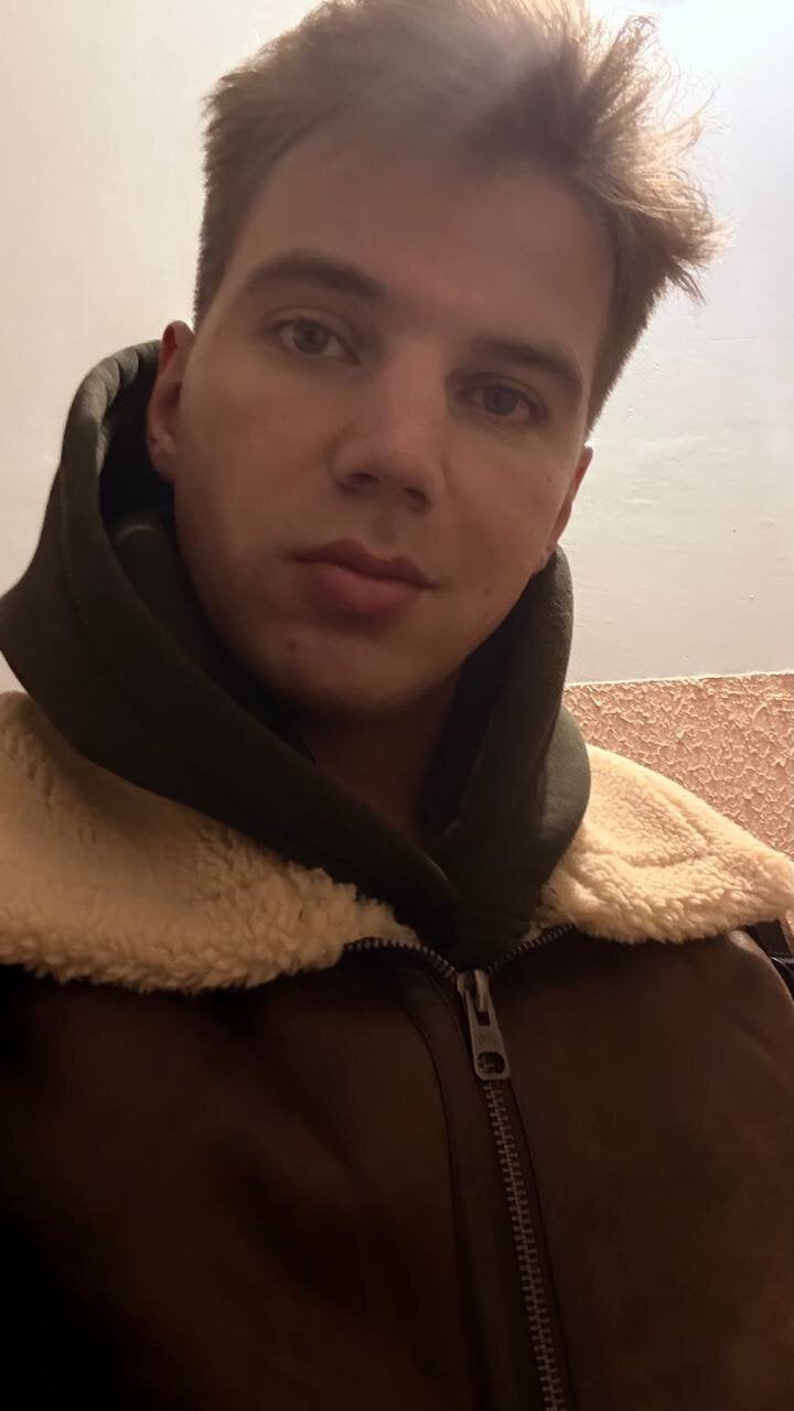 ArthurWhitee Trending Pic 8426