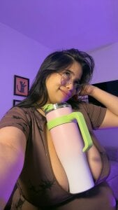 tati_reyess Public Pic 4