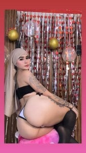 seraphine_arabicDon't look at me like that... or I'll end up doing something you won't be able to forget 😈💜图片 4