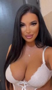 ArabicBabe Boobs Pic