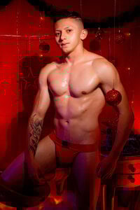 david_lan_gh Merry christmas🎅 Pic 3