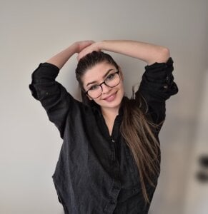 AnnaDevine Public slika 2