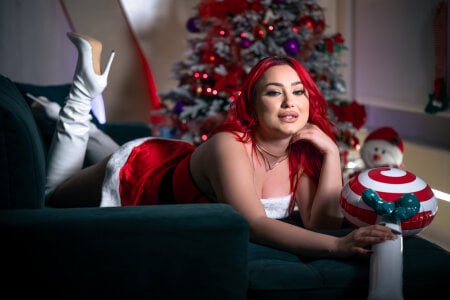 EmyHilton Christmas Vibess Pic 5