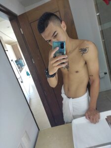 Hot_Dante Public টি ছবি