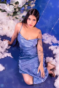 CamilleRosse 💄 "Whisper dirty… I’ll open more." Pic 2