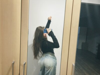 AANNNNIIIIEE Public Pic 6