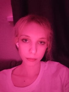 Fafa_Fluff I'm in my home outfit! :3 Hình