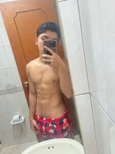 Check in bathroom od _TaylorBlack  8 snímek