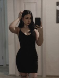 MiaAsterr Public Pic