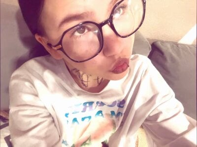 DelphaDivenere 🎂🎂🎂 Pic 5