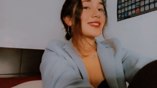 naomy_rain Dangerous Beauty Pic 6