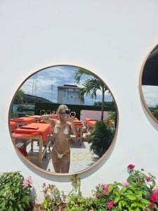 Sunny day de emiss_  3 Imagens