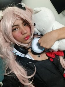 JUNKO ENOSHIMA COSPLAY🩷 od Lovelyamyy  2 snímek