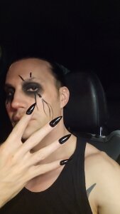 gothicdesigner driving2 Pic