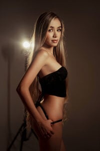 EmilyAllen_1 Public Pic