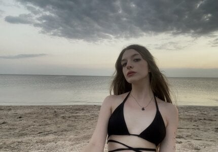 AliceRandewu Public Pic 4