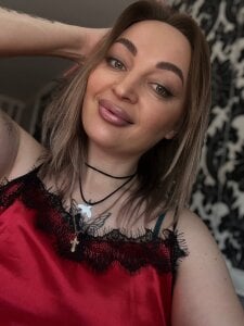 Vellora_ 🍓🍓🍓 Hình