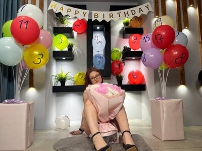 Roxy_foxi My birthday Pic 7