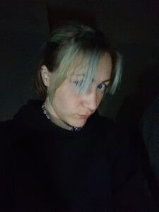 wLESLYMOSw