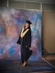 Wendy_Marchall my graduation 👩‍🎓 Gambar 4