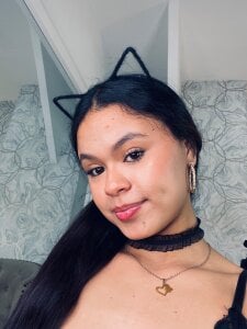 amara_rousse cute face Poză 3