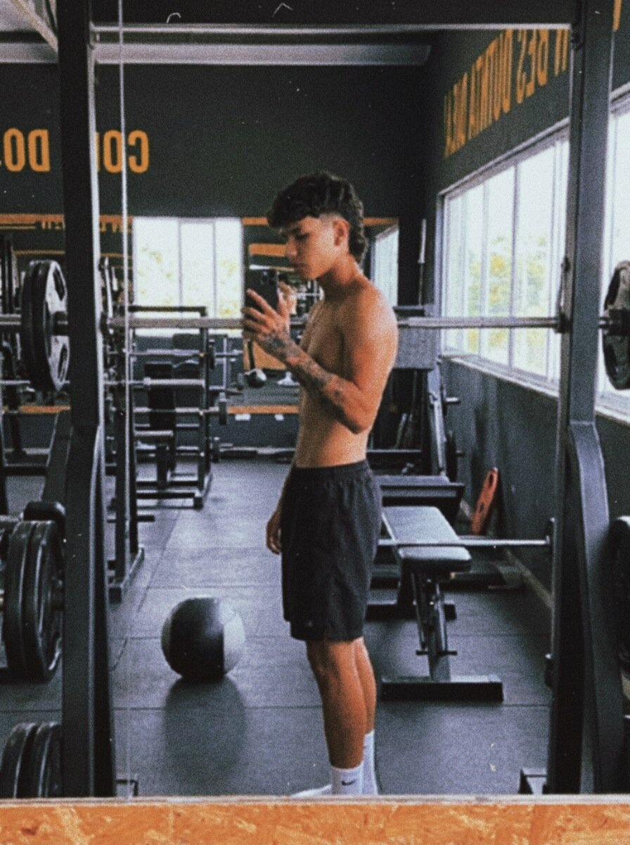 Damien_Howard immagine di tendenza 4105