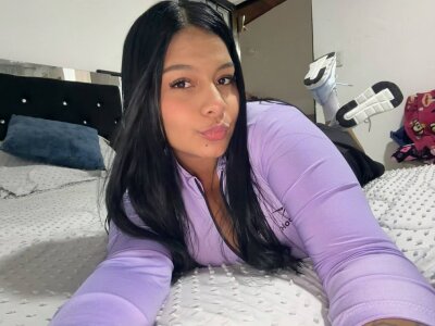 Megan_hugeboobsのPublicの 2枚の写真