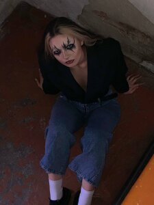 ArielMooore Public Pic 4