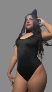 valeria_hot_brunette Public Pic