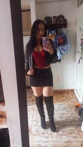 AnnaidThompson Public Pic 2