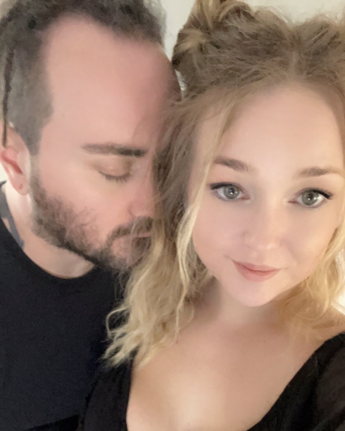 Join KRCREME Live Sex Chat - Profiles, Reviews, & Porn