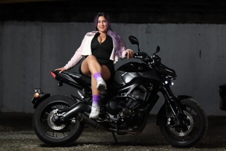 A sexy little girl💜🖤 od veronica__olsonn  snímek