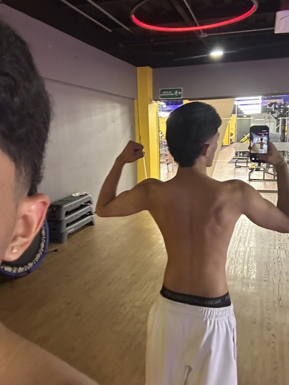 Т рендове зображення  1739 Tylerffoxx