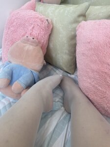 CloeFox18 My feet. 🦶🏻 Pic 4