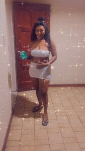 Cardiebae89のHey I’m cardie ❤️❤️の 2枚の写真