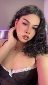 Alisson_Pinkey Public টি ছবি