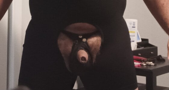 Exhibitionist040577 Public Pic 2