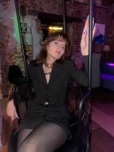 LolaAsmus a party Pic 2