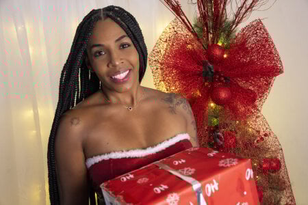 AitanaBrown_ Christmas with you Gambar 2