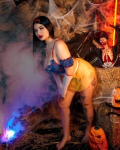 Lunaclarx Snow White 🍎 Pic 6