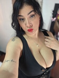 bigboobsrose1 🌙🖤You are my passion and my inspiration🌙🖤 Pic 3