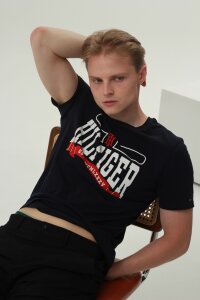 Denis_Dik Public Pic 6