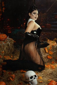 ALICIATARLY 👻Trick or kiss?🎃 you choose.😈 Pic 3